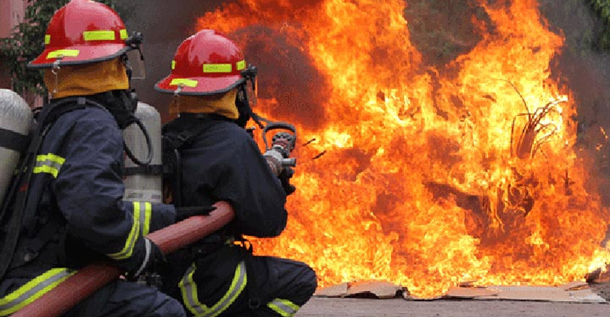 গাজীপুরে ঝুটের গুদামে আগুন, নিয়ন্ত্রণে ৬ ইউনিট